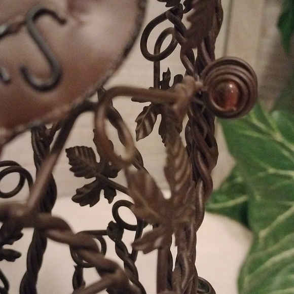 ⚜️ Wine Bottle Cork Holder - Picture 6 of 10